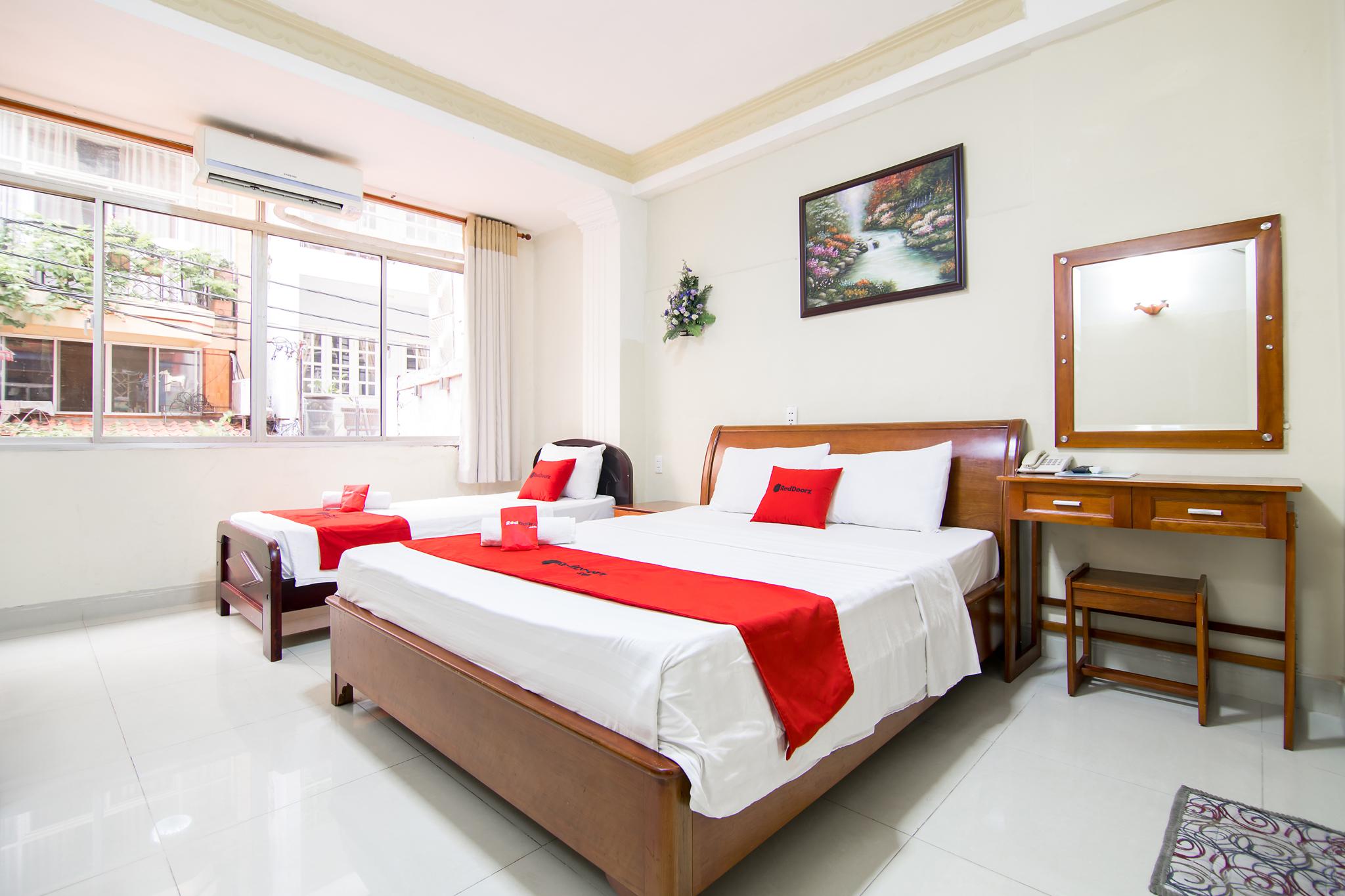Reddoorz Plus @ Pham Ngu Lao 2 Thành Pho Ho Chí Minh Esterno foto