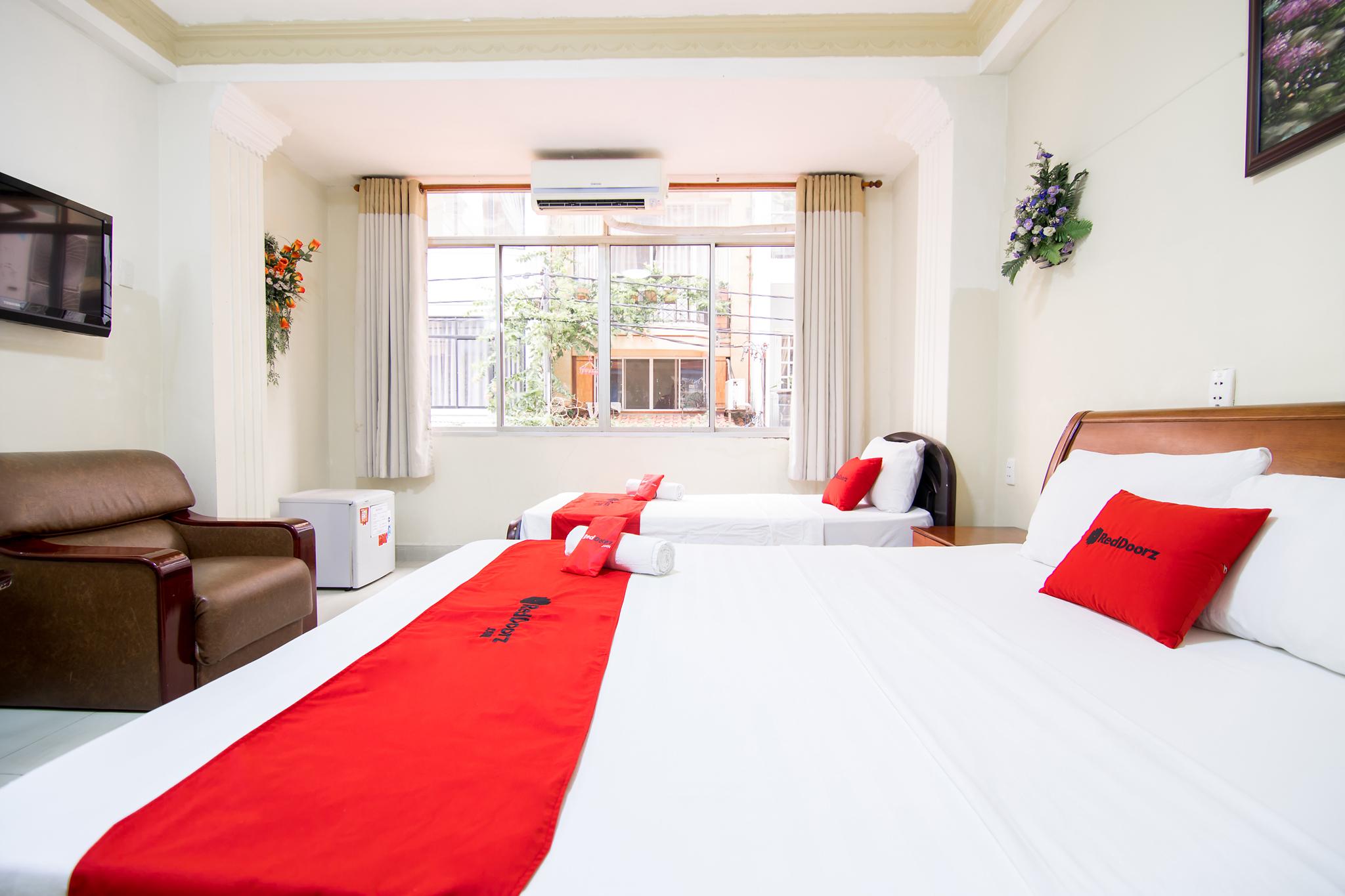 Reddoorz Plus @ Pham Ngu Lao 2 Thành Pho Ho Chí Minh Esterno foto